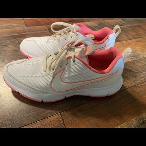 Woman’s golf shoes